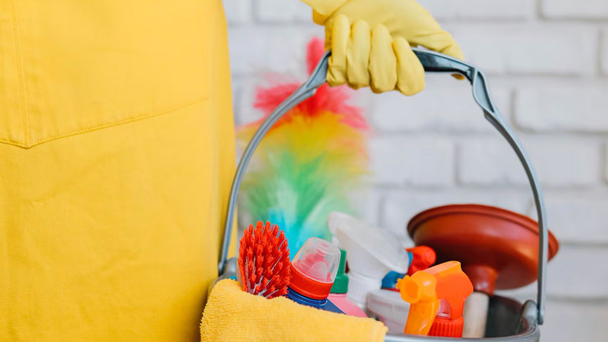 بهترین نظافتچی منزل را چطور پیدا کنیم؟ + نکات مهم انتخاب نظافتچی حرفه ‌ای